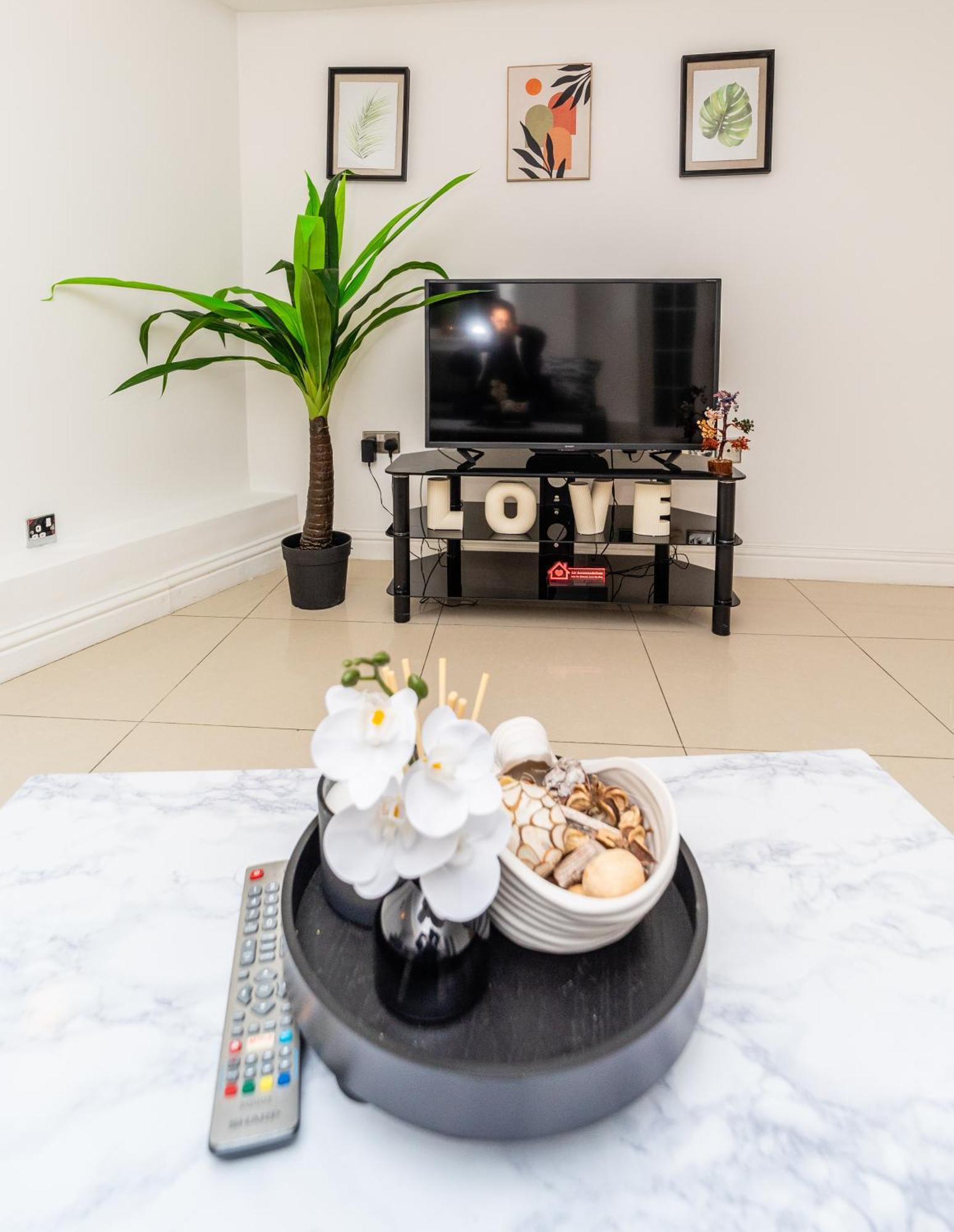 Spacious Flat With Patio & Parking In City Centre Reading Dış mekan fotoğraf
