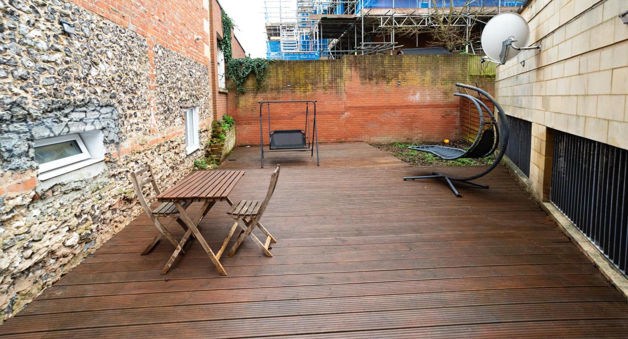 Spacious Flat With Patio & Parking In City Centre Reading Dış mekan fotoğraf