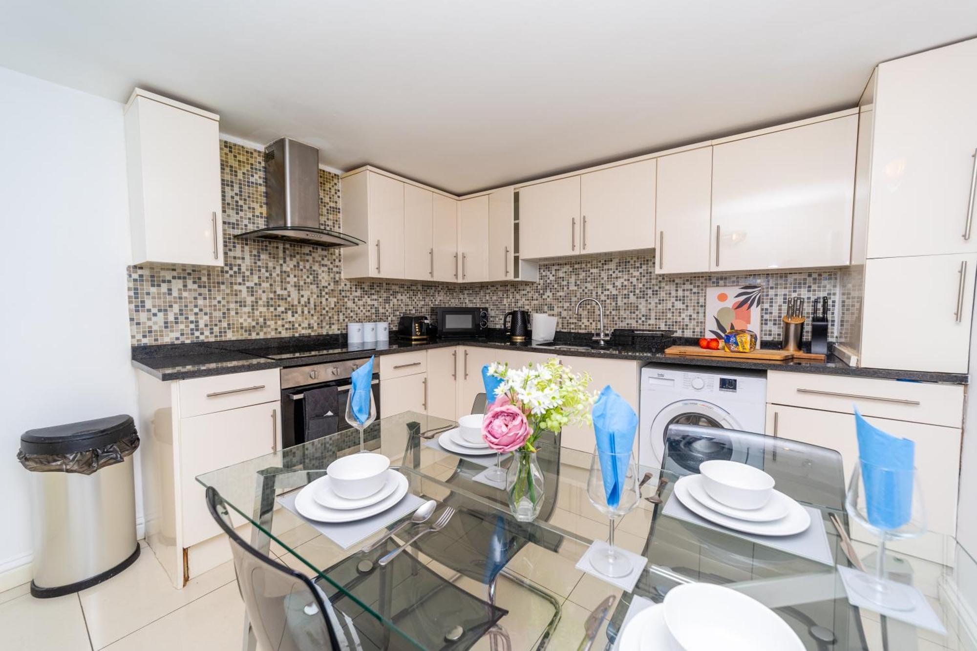 Spacious Flat With Patio & Parking In City Centre Reading Dış mekan fotoğraf