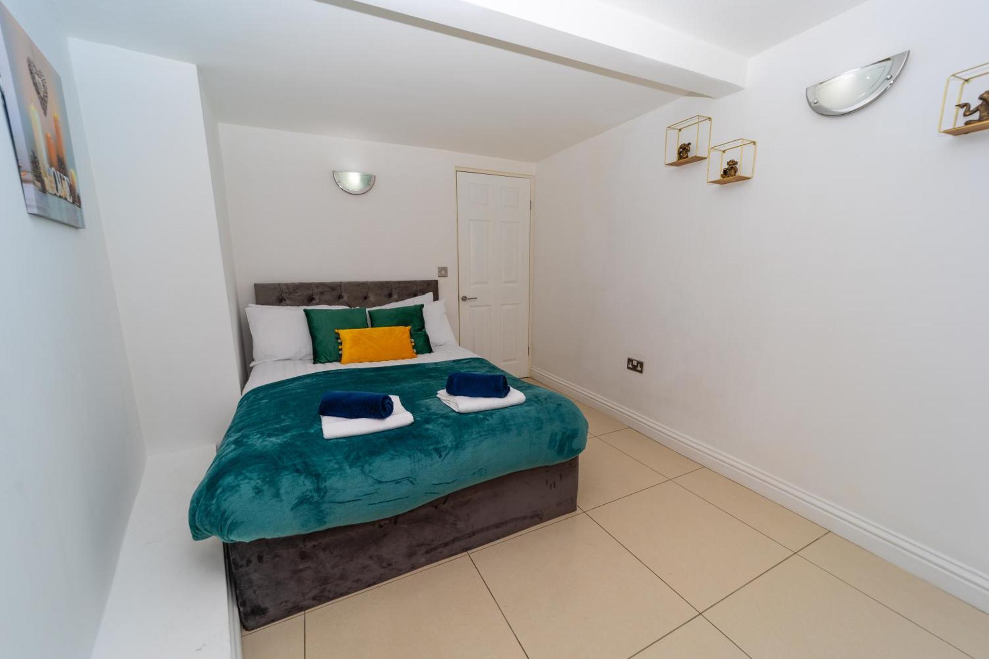 Spacious Flat With Patio & Parking In City Centre Reading Dış mekan fotoğraf