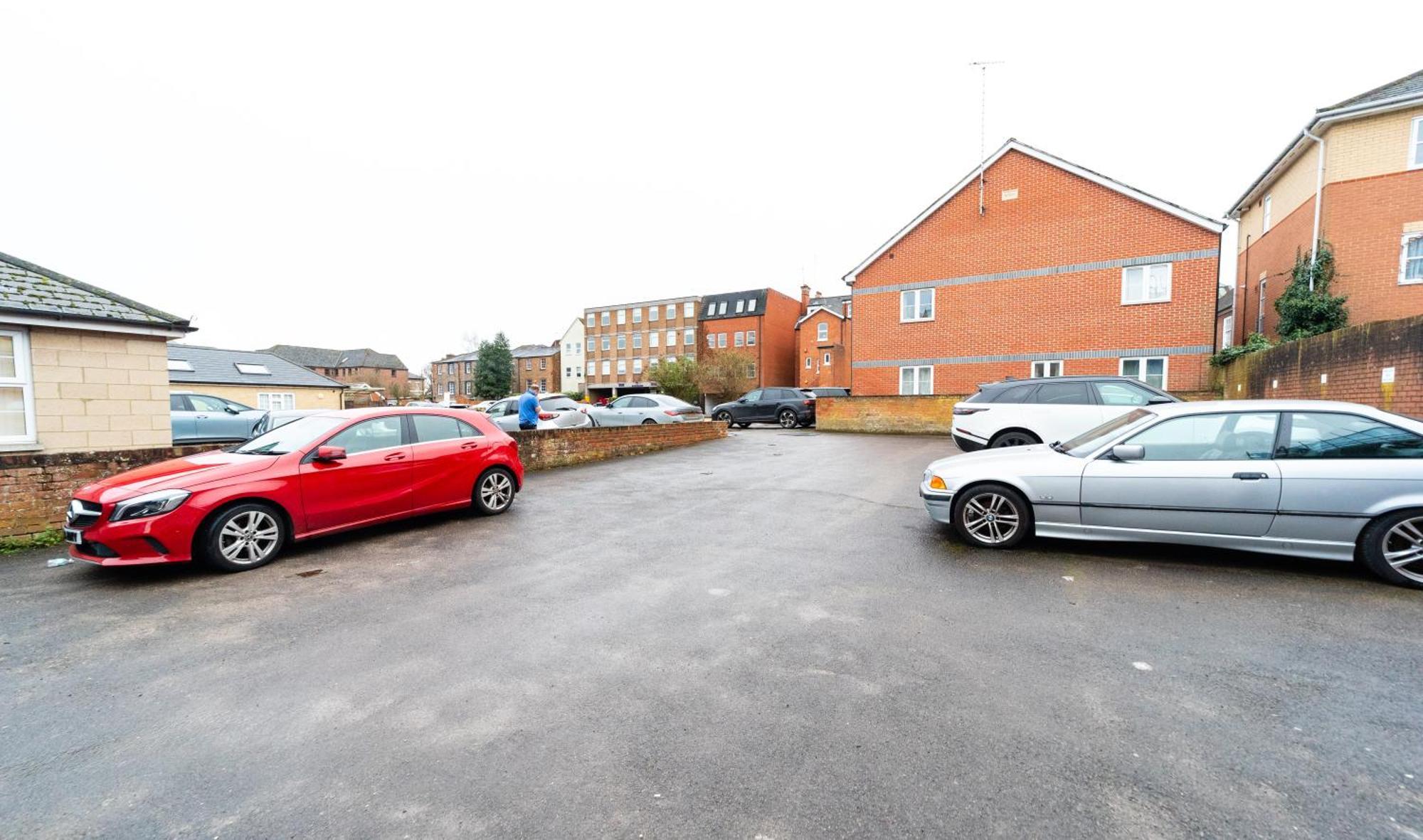 Spacious Flat With Patio & Parking In City Centre Reading Dış mekan fotoğraf